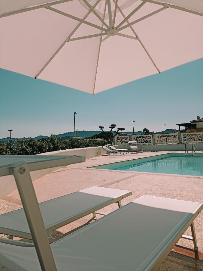 Welcomely - White Terrace - Condominio Acqualife カンニジョネ エクステリア 写真