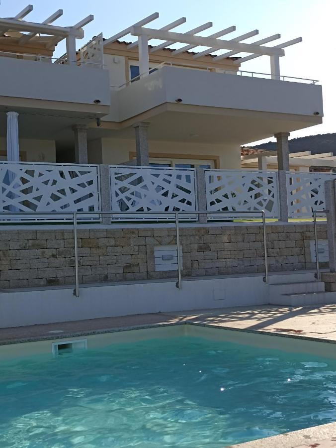 Welcomely - White Terrace - Condominio Acqualife カンニジョネ エクステリア 写真